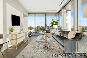 160 Merrimack St in Haverhill, MA - Building Photo - Building Photo