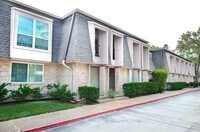 12633 Memorial Dr photo'