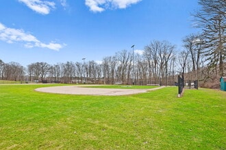 2881 Meadowcrest Dr in Yorktown Heights, NY - Building Photo - Building Photo