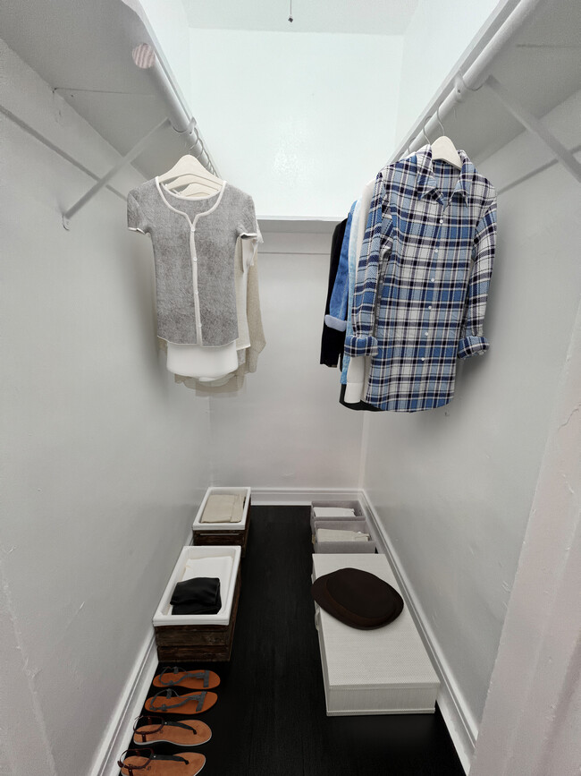 Villa Shatto Apartments in Los Angeles, CA - Foto de edificio - Building Photo