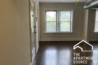 1253 W Henderson St, Unit 3 in Chicago, IL - Foto de edificio - Building Photo