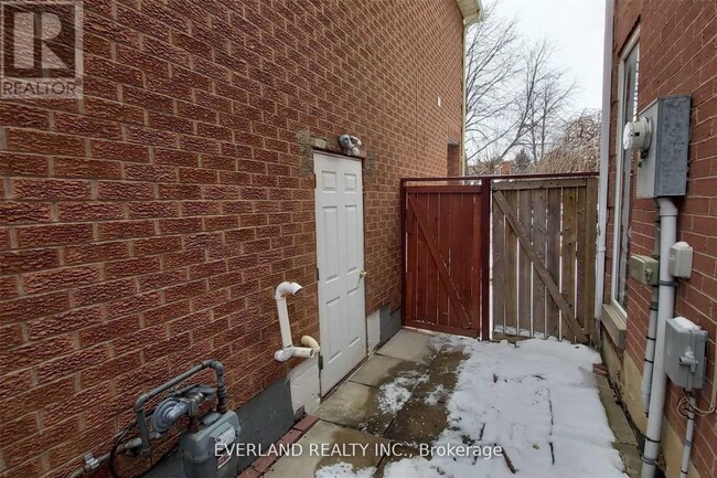 17 Letty Ave in Brampton, ON - Building Photo - Building Photo