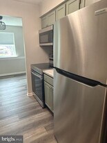 3303 Valley Dr in West Chester, PA - Building Photo