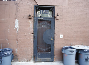 394 Warren St in Brooklyn, NY - Foto de edificio - Building Photo