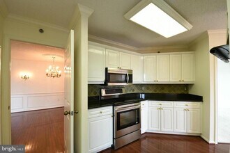 2151 Jamieson Ave in Alexandria, VA - Building Photo - Building Photo