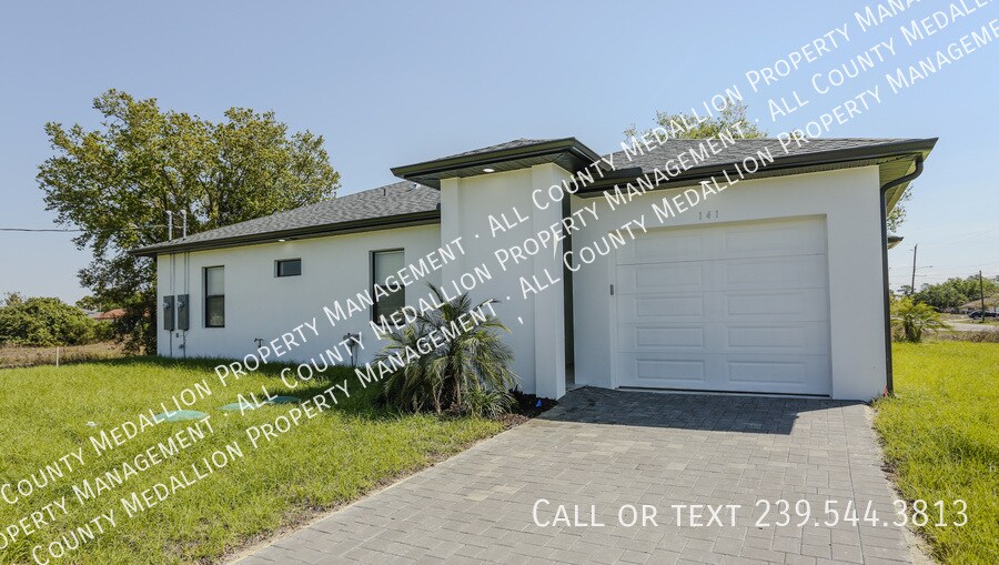 141 Harold Ave S in Lehigh Acres, FL - Building Photo