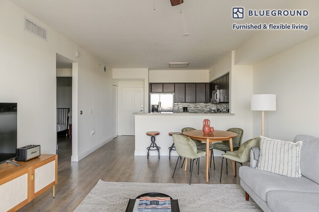 987 SW 37th Ave in Miami, FL - Building Photo - Building Photo
