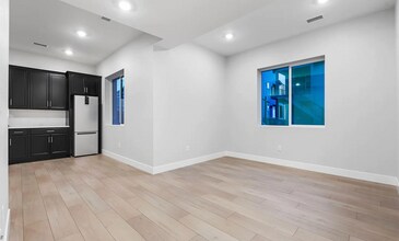 12051 Amplify Cir in Lone Tree, CO - Foto de edificio - Building Photo