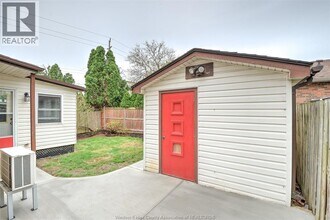 1395 Bayswater Crescent in Windsor, ON - Building Photo - Building Photo