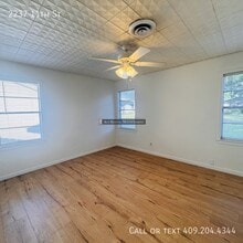 2237 11th St in Port Neches, TX - Building Photo - Building Photo