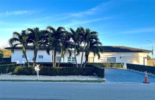 11921 SW 82nd Rd in Miami, FL - Building Photo