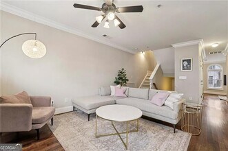 305 Le Gran Bend in Atlanta, GA - Foto de edificio - Building Photo