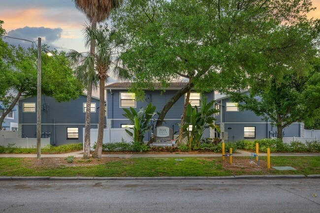 5045 S Albany Ave in Tampa, FL - Building Photo - Building Photo