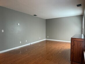 2092 Woodlawn Dr SW in Huntsville, AL - Foto de edificio - Building Photo