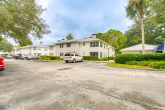 204 W Island Square Dr in St. Simons Island, GA - Building Photo - Building Photo