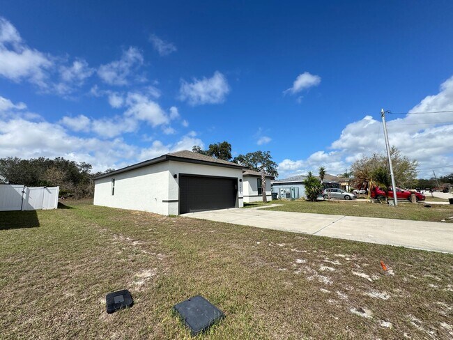 1820 Snapper Dr in Poinciana, FL - Building Photo - Building Photo