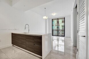 301 Altara Ave in Coral Gables, FL - Building Photo