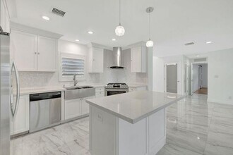 2612 NE 5th St in Pompano Beach, FL - Building Photo - Building Photo