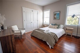 594 Thames St-Unit -2nd Floor in Newport, RI - Building Photo - Building Photo