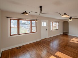 3130 Westwood Dr NW in Cedar Rapids, IA - Building Photo