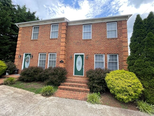 812 Wiggington Rd