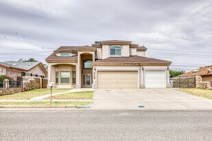 4733 R L Shoemaker Dr in El Paso, TX - Building Photo