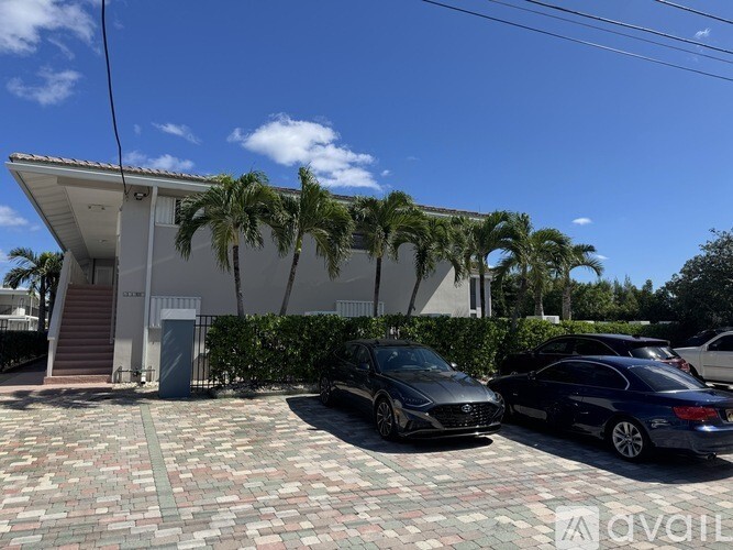 612 NE 20th Ave, Unit 7 in Deerfield Beach, FL - Foto de edificio