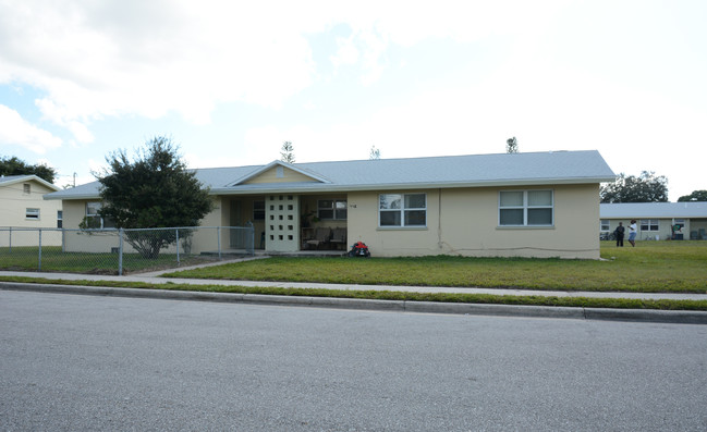 1850 23 ST NO AVAILABILTY(WAITING LIST) in Sarasota, FL - Foto de edificio - Building Photo