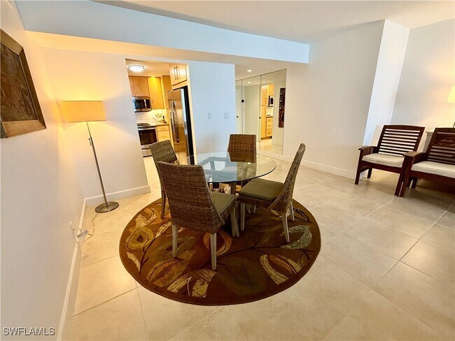 property at 1919 Gulf Shore Blvd N