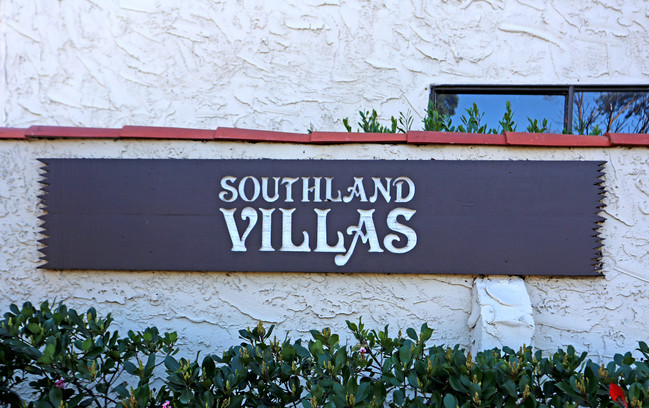 Southland Villas in Hayward, CA - Building Photo - Building Photo