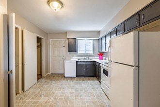 Bluestem Apartments in Emporia, KS - Building Photo - Interior Photo