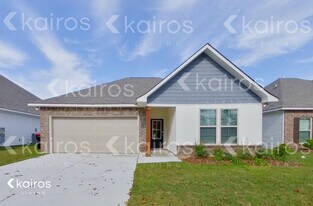 111 Salvat Dr in Lafayette, LA - Building Photo