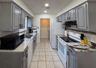 6730 S Quincy Ave in Tulsa, OK - Building Photo - Building Photo