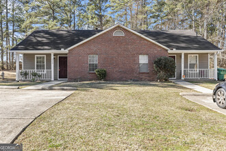 5549 Summer Ln in Atlanta, GA - Building Photo - Building Photo