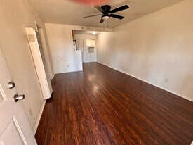 205-205 Valley View Dr in Hemet, CA - Building Photo