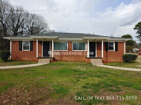 29 Henderson Ave in Greenville, SC - Building Photo