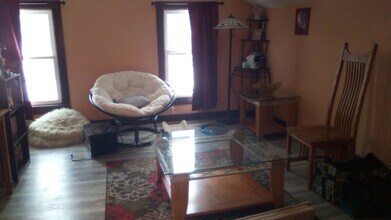 352 W Racine St in Janesville, WI - Building Photo - Building Photo