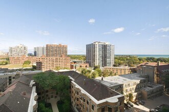 655 W Irving Park Rd, Unit 1114 in Chicago, IL - Foto de edificio - Building Photo