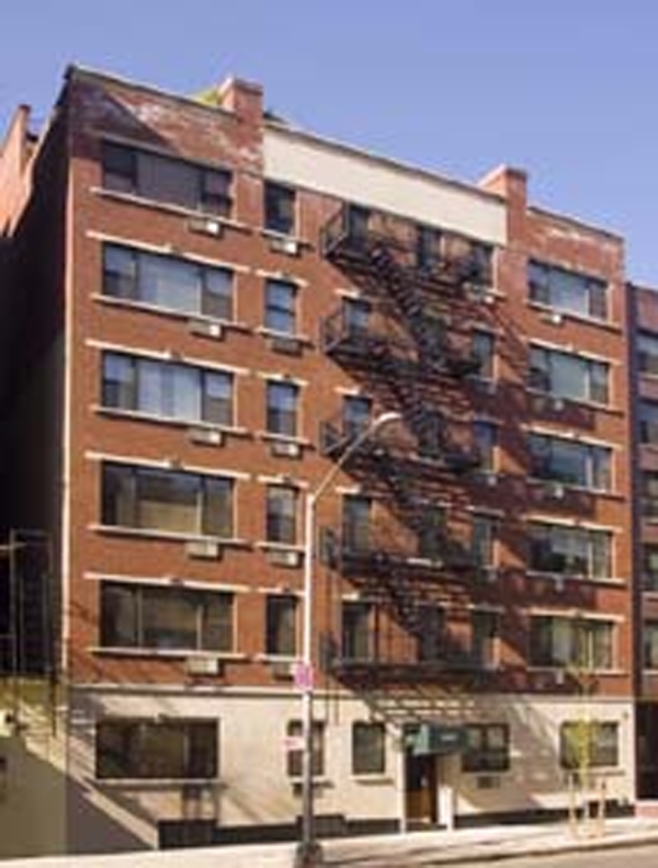 248-250 E 77th St in New York, NY - Building Photo - Building Photo