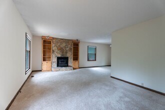 105 Hanover Way in Seneca, SC - Building Photo - Building Photo