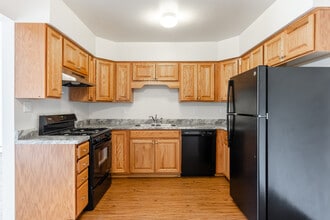 580 N Mill Rd in Addison, IL - Foto de edificio - Interior Photo