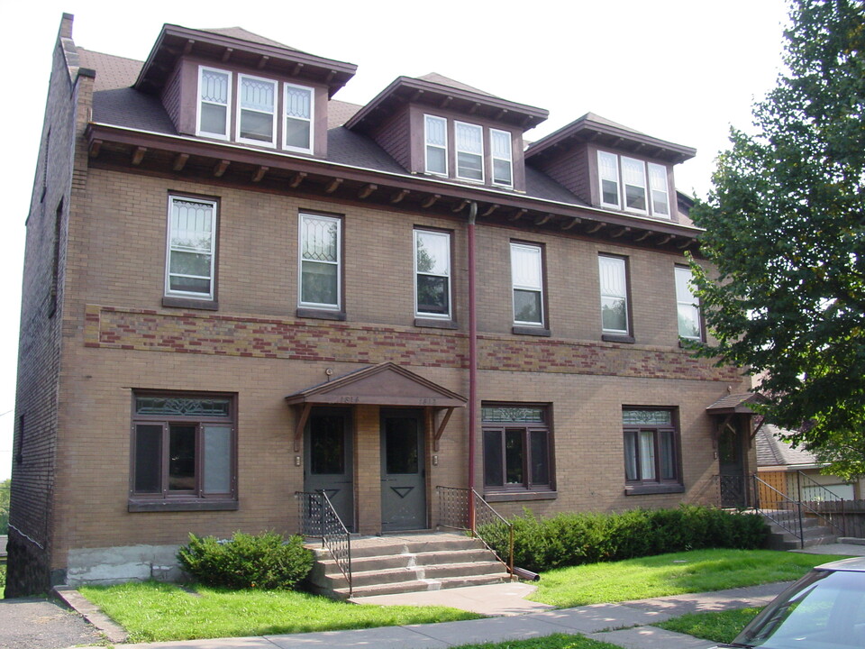 1814 Jefferson St, Unit A in Duluth, MN - Building Photo