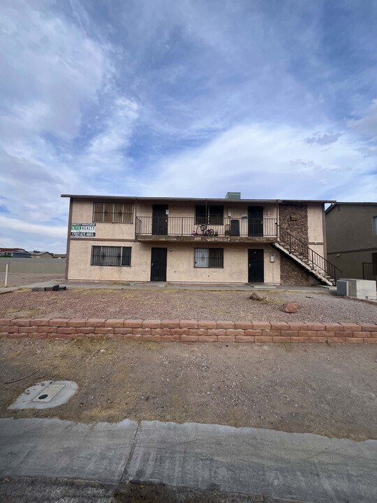 4380 Vornsand Dr, Unit 4 in Las Vegas, NV - Foto de edificio