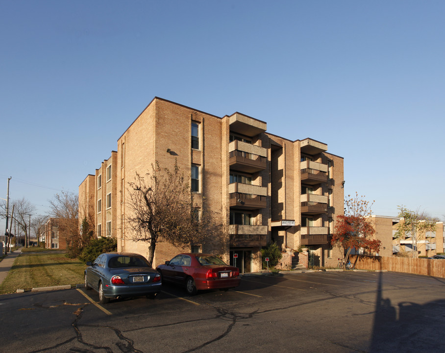 Eagles Nest Apartments in Ypsilanti, MI - Building Photo