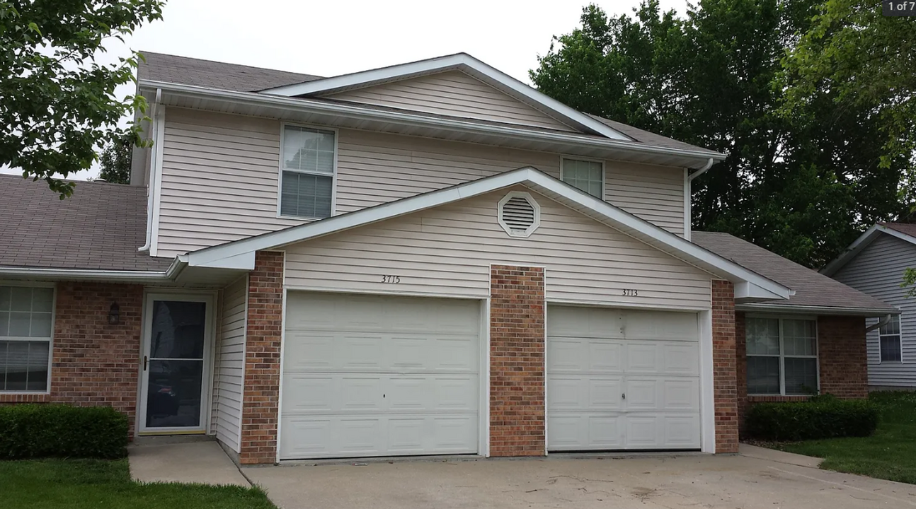 3715-3715 Pimlico Dr in Columbia, MO - Building Photo