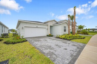 3501 Harborside Ave in Fort Pierce, FL - Building Photo - Building Photo