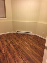 429 E Broadway St, Unit #1 in Winona, MN - Building Photo - Building Photo