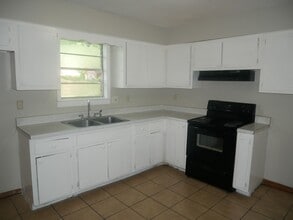 3115 Mayfair Rd in Horn Lake, MS - Building Photo - Building Photo
