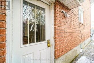 165 Clonmore Dr in Toronto, ON - Building Photo - Building Photo