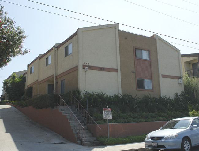 344 S Arroyo Dr in San Gabriel, CA - Foto de edificio - Building Photo